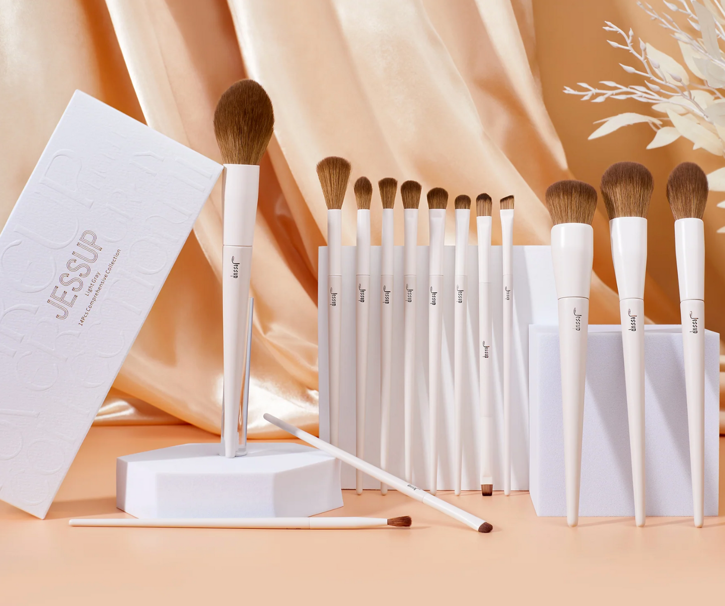 Luxury Light Gray Comprehensive Eye and Face Brush Set 14pcs T329
