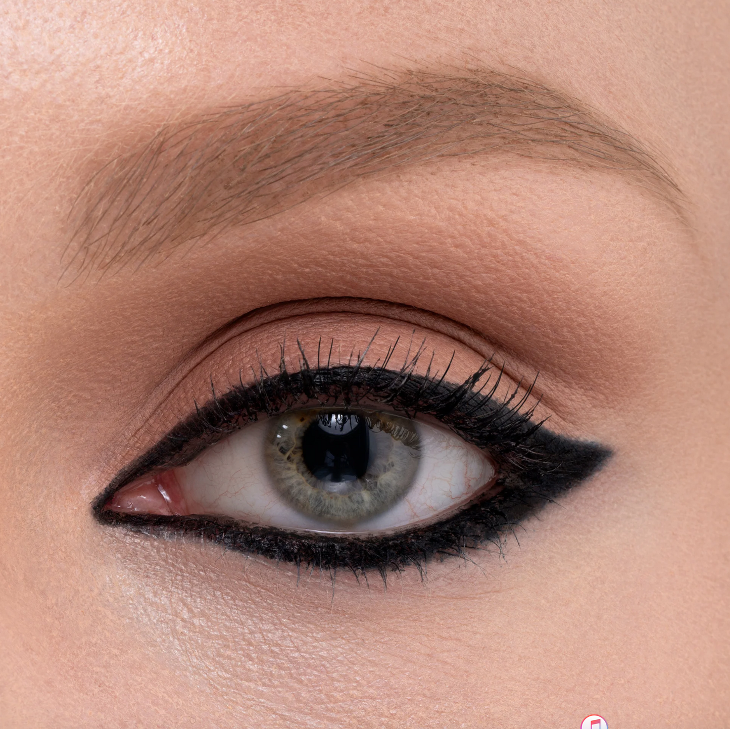 lápiz de ojos macro tech Natasha Denona