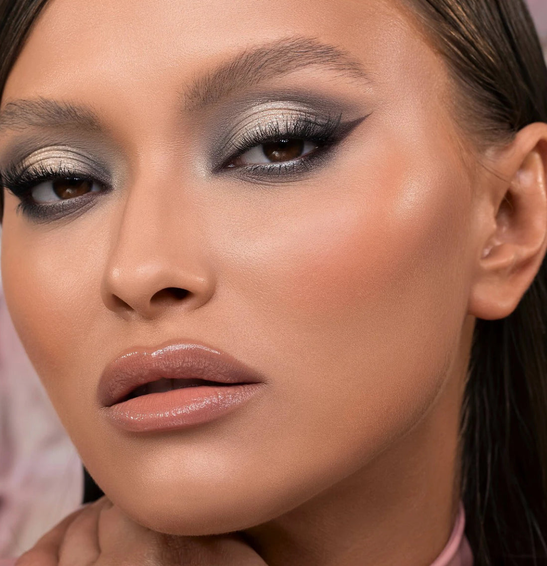 NATASHA DENONA
Retro Glam Eyeshadow Palette