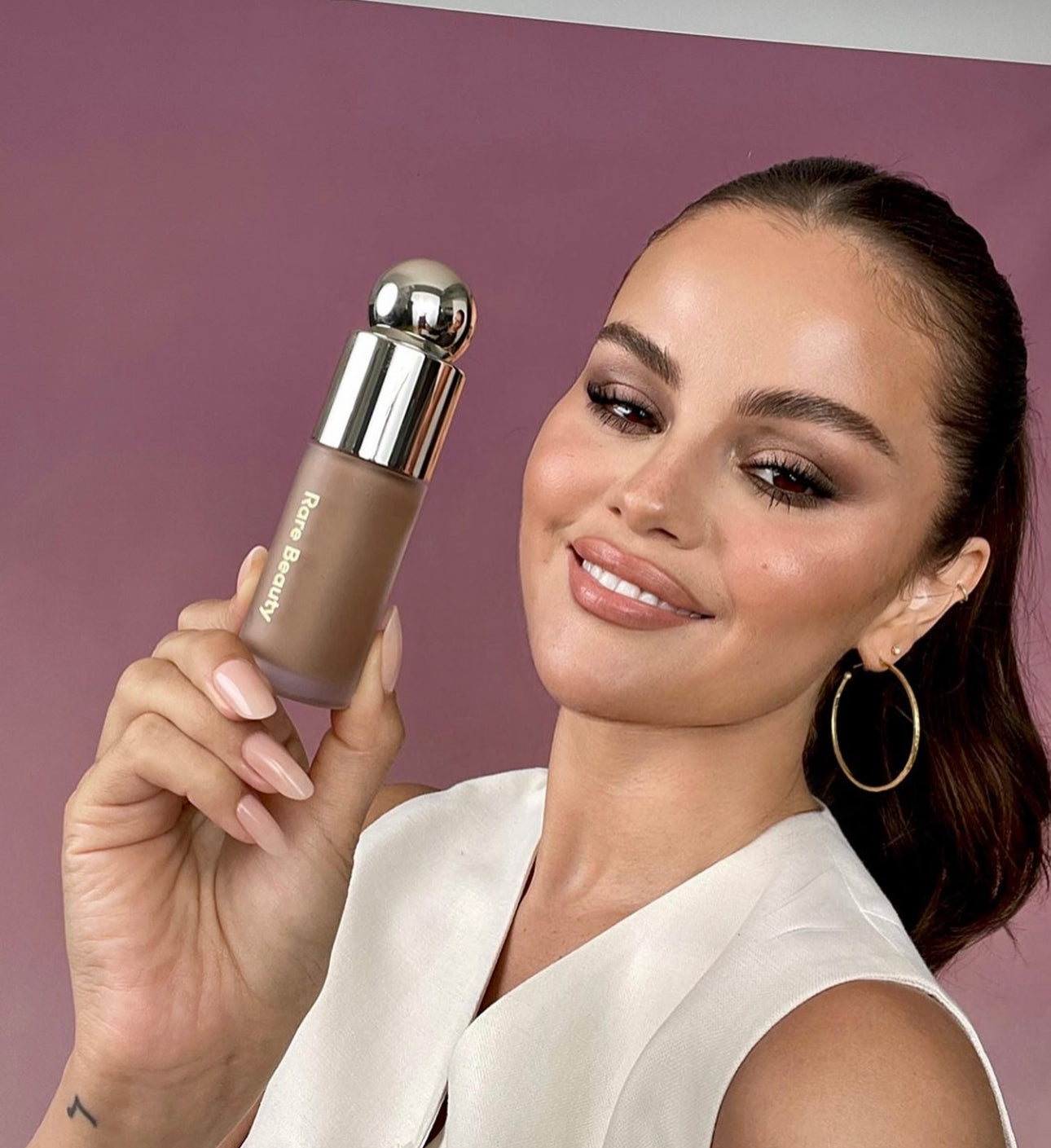 Rare Beauty by Selena Gomez
Soft Pinch Liquid Contour contorno líquido Rare Beauty
