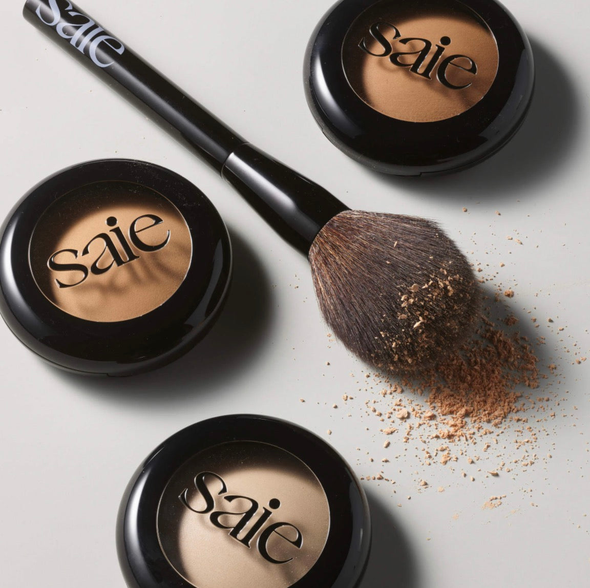 Saie
The All-Over Powder Brush