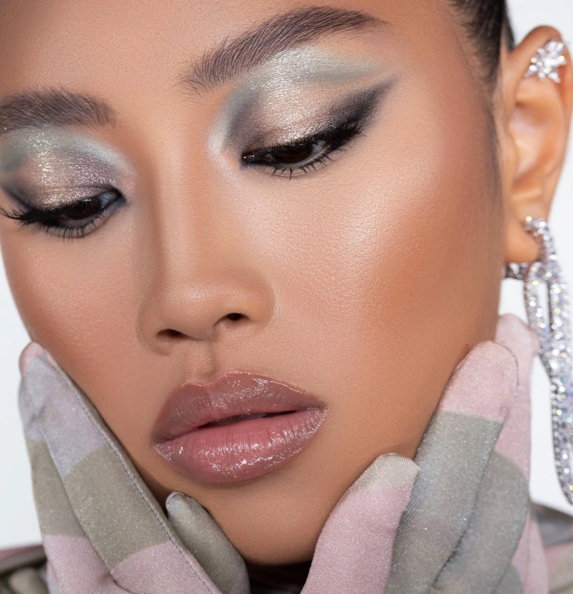 NATASHA DENONA
Retro Glam Eyeshadow Palette