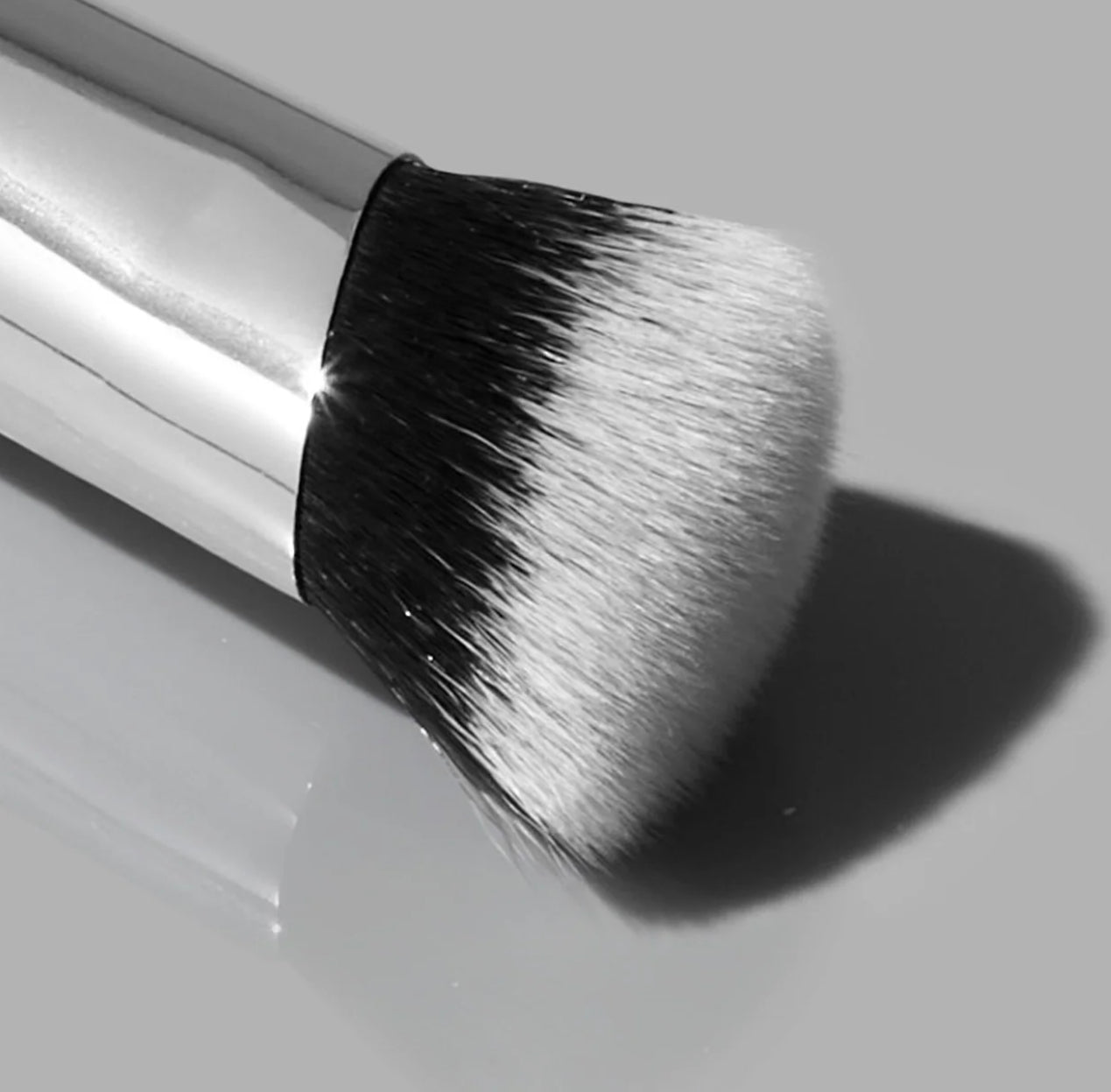 HAUS LABS BY LADY GAGA
Cruelty-Free brocha para corrector