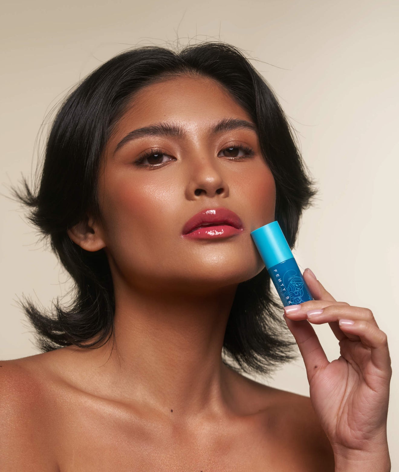 Fenty Beauty by Rihanna
Dúo de esenciales labiales Smooches de Pitufina + llavero