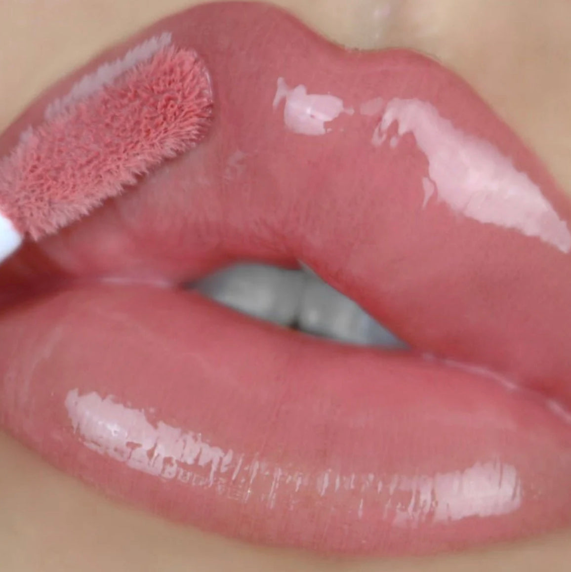 ULTRA DAZZLE LIPGLOSS