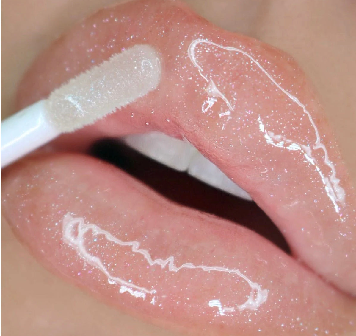 ULTRA DAZZLE LIPGLOSS