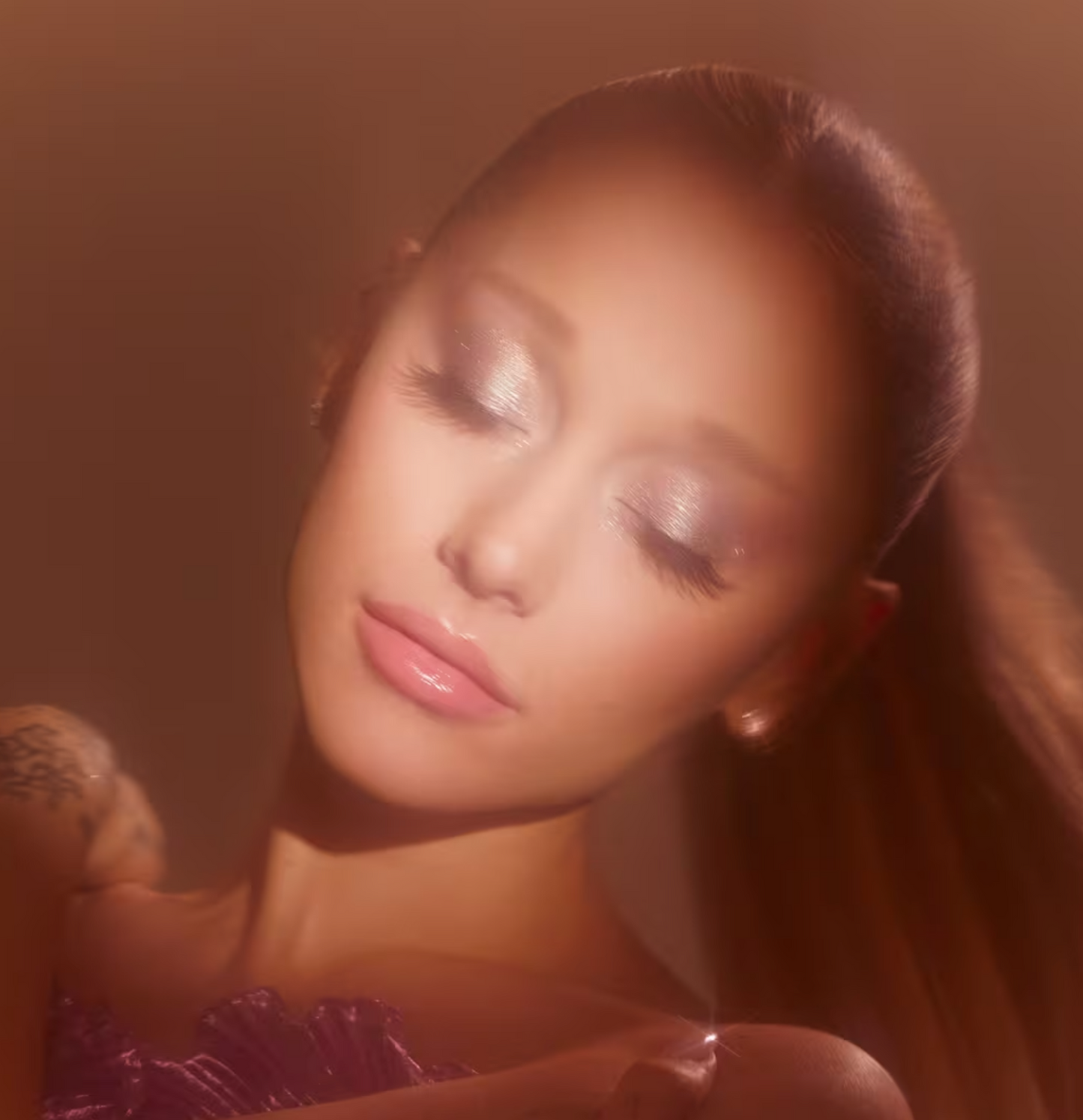 Starlet lustrous liquid eyeshadow REM BEAUTY