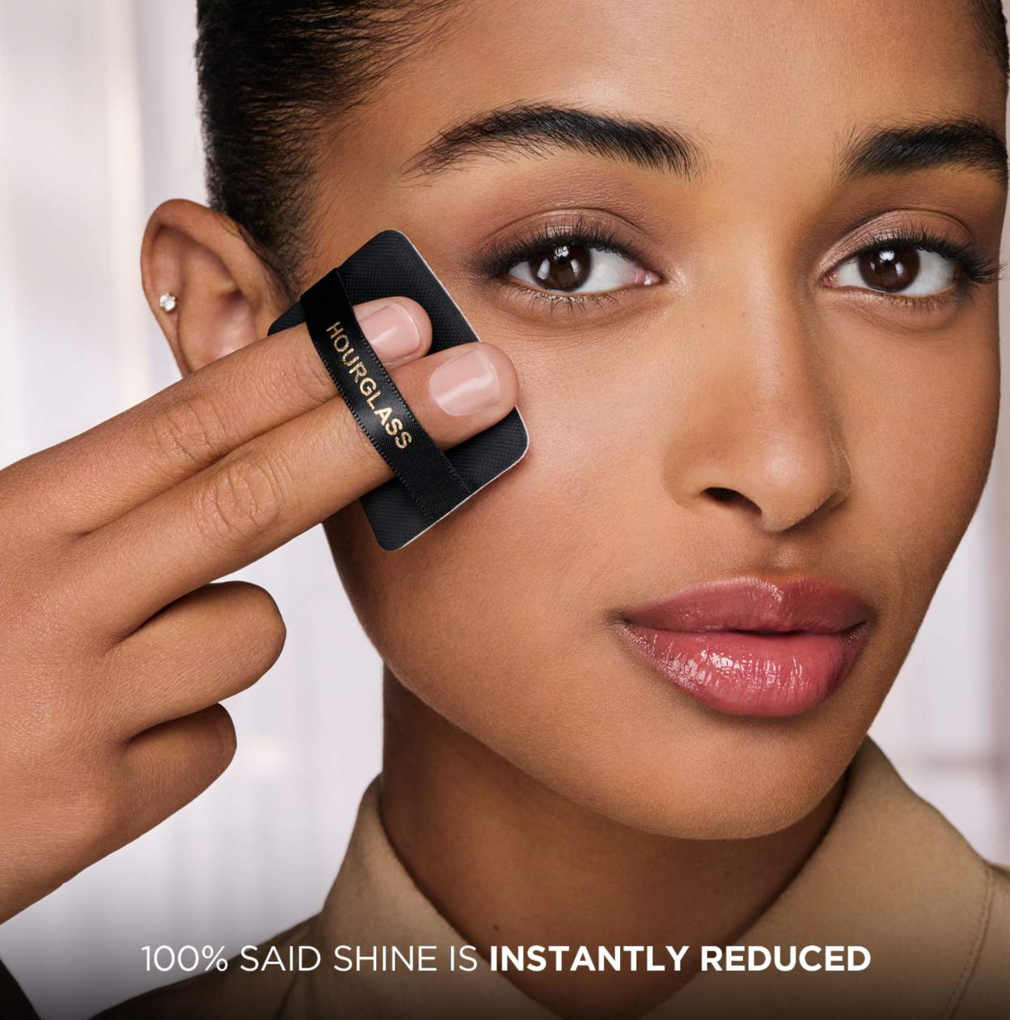 Hourglass  Vanish Airbrush Pressed Powder