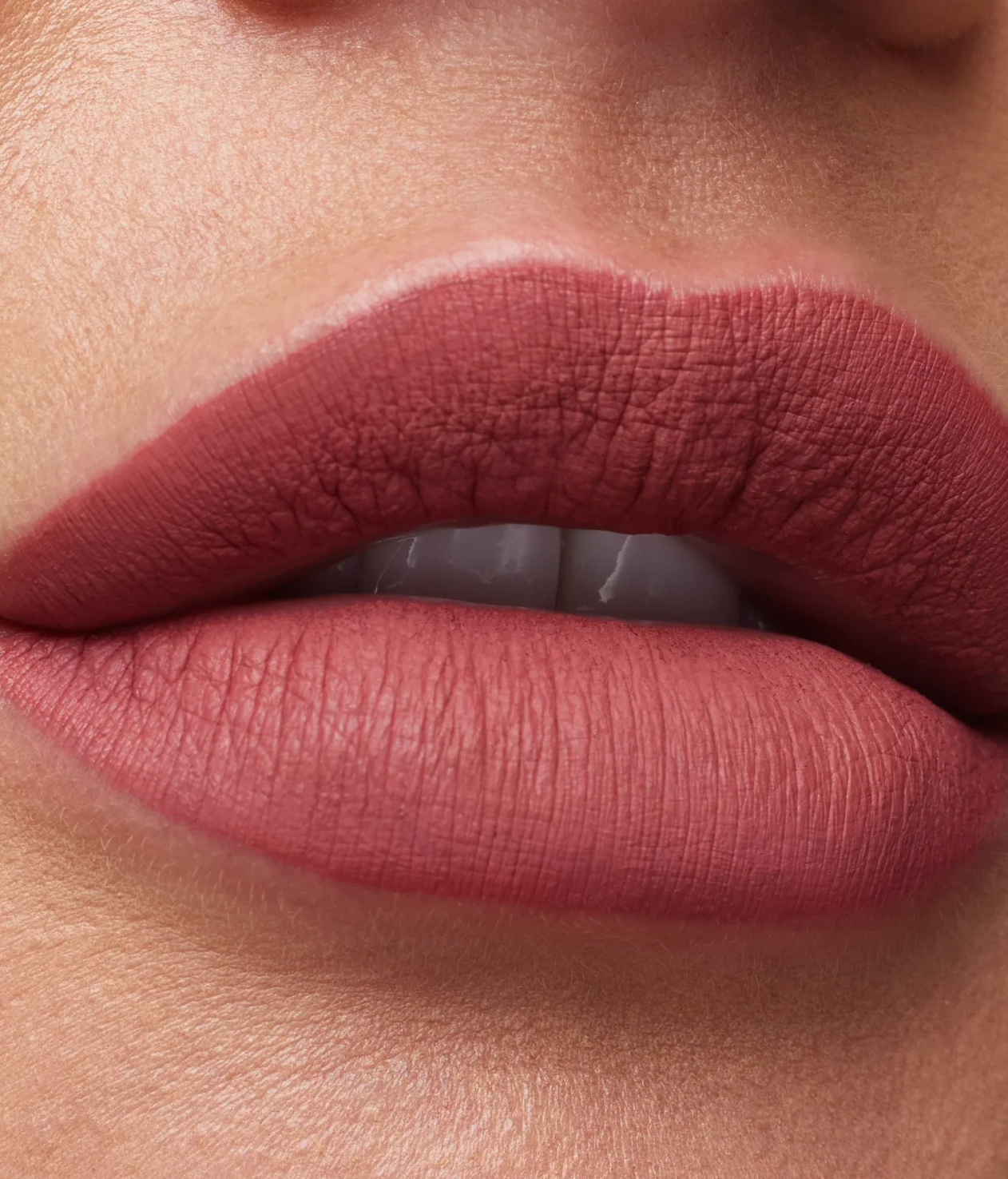 LIQUID MATTE ULTRA-COMFORT TRANSFER-PROOF LIPSTICK