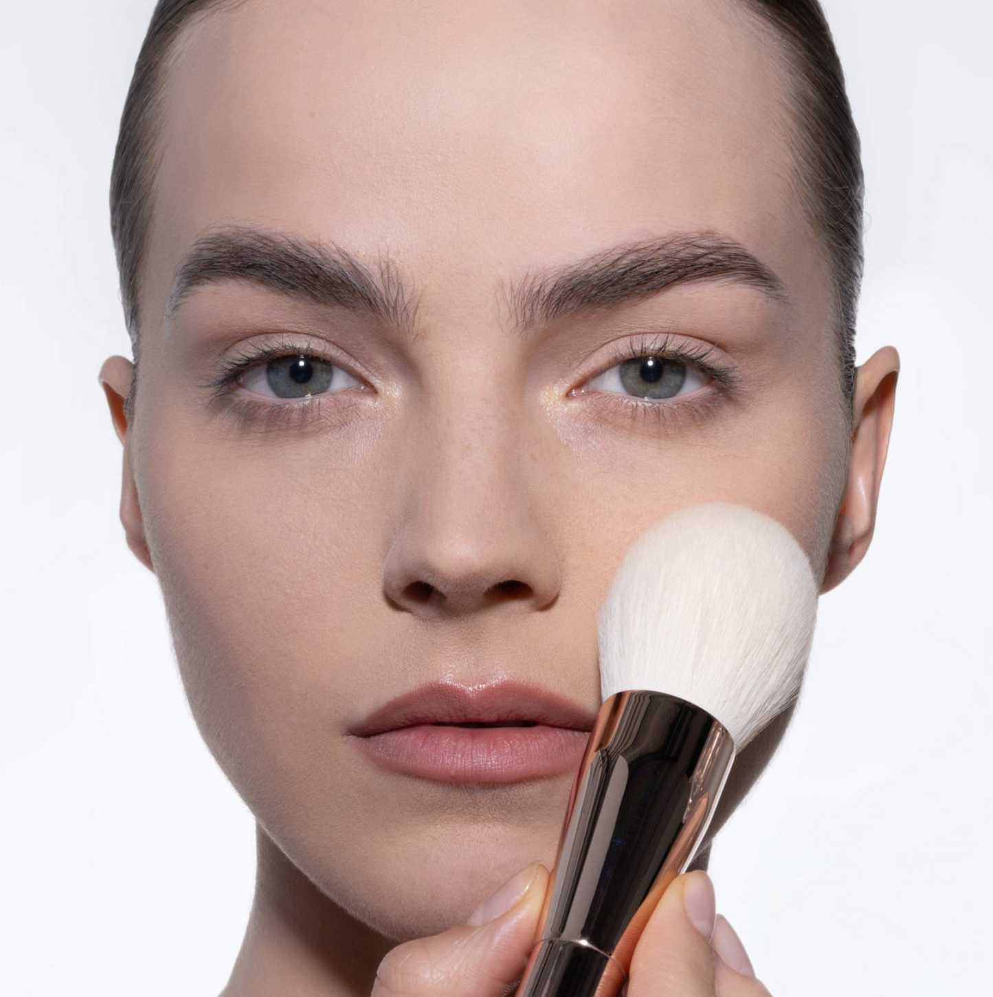 NATASHA DENONA  HY-GLAM™ Powder Brush