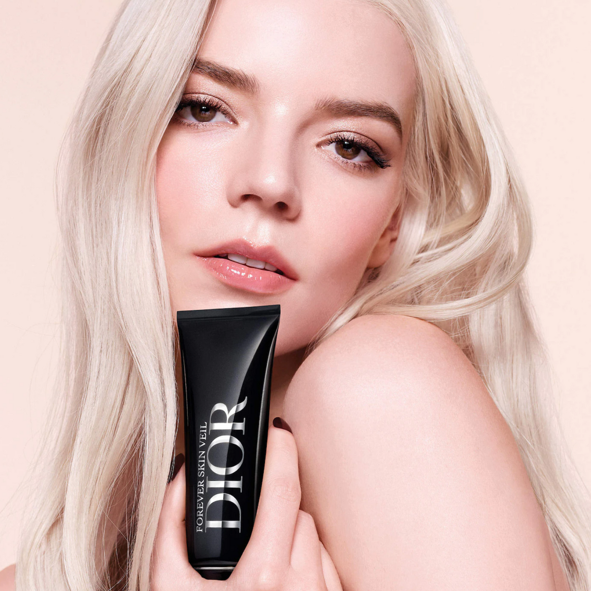 DIOR  Forever Skin Veil Invisible Hydrating Glow Primer SPF 25