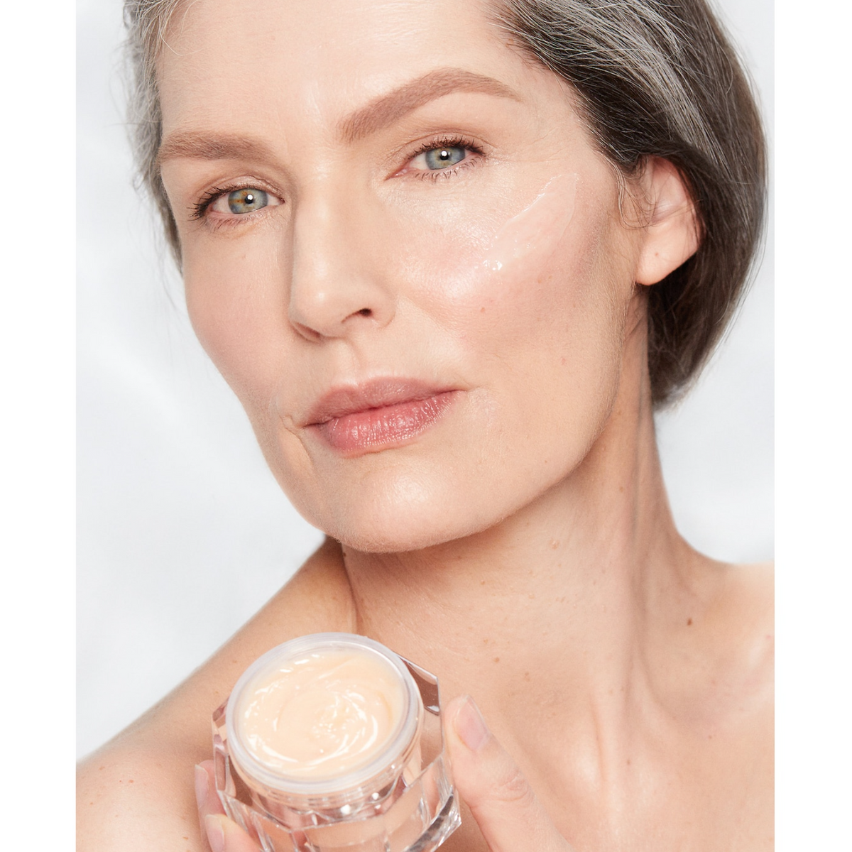 Charlotte Tilbury  Refillable Magic Night Moisturizer with Retinol