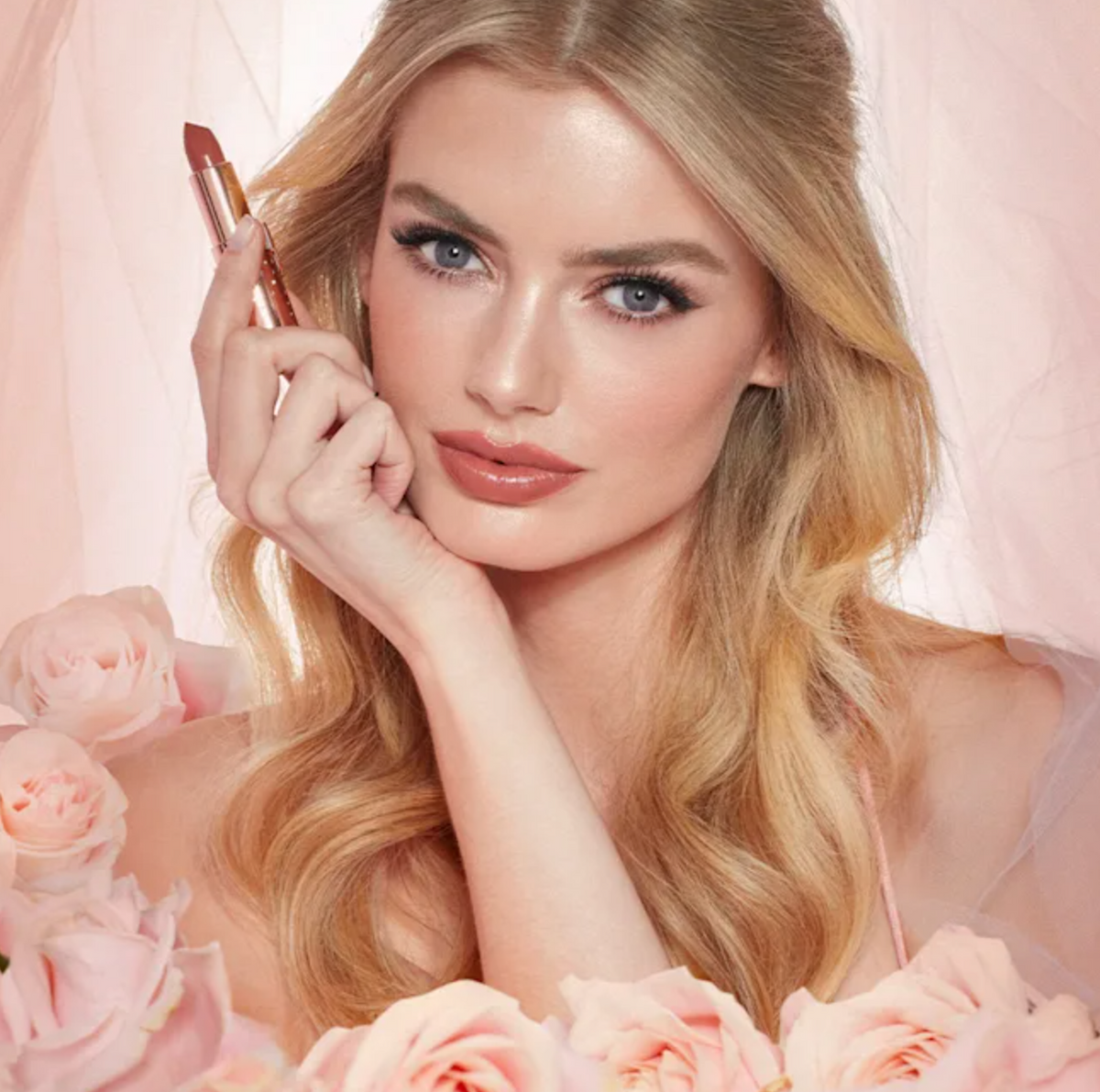 K.I.S.S.I.N.G NUDE ROMANCE Charlotte Tilbury