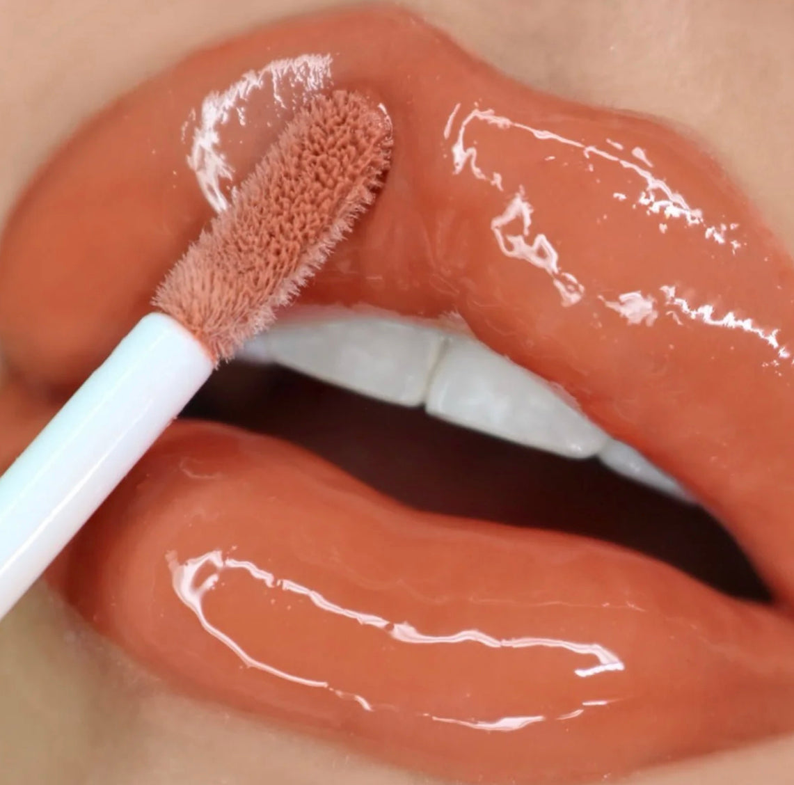 ULTRA DAZZLE LIPGLOSS