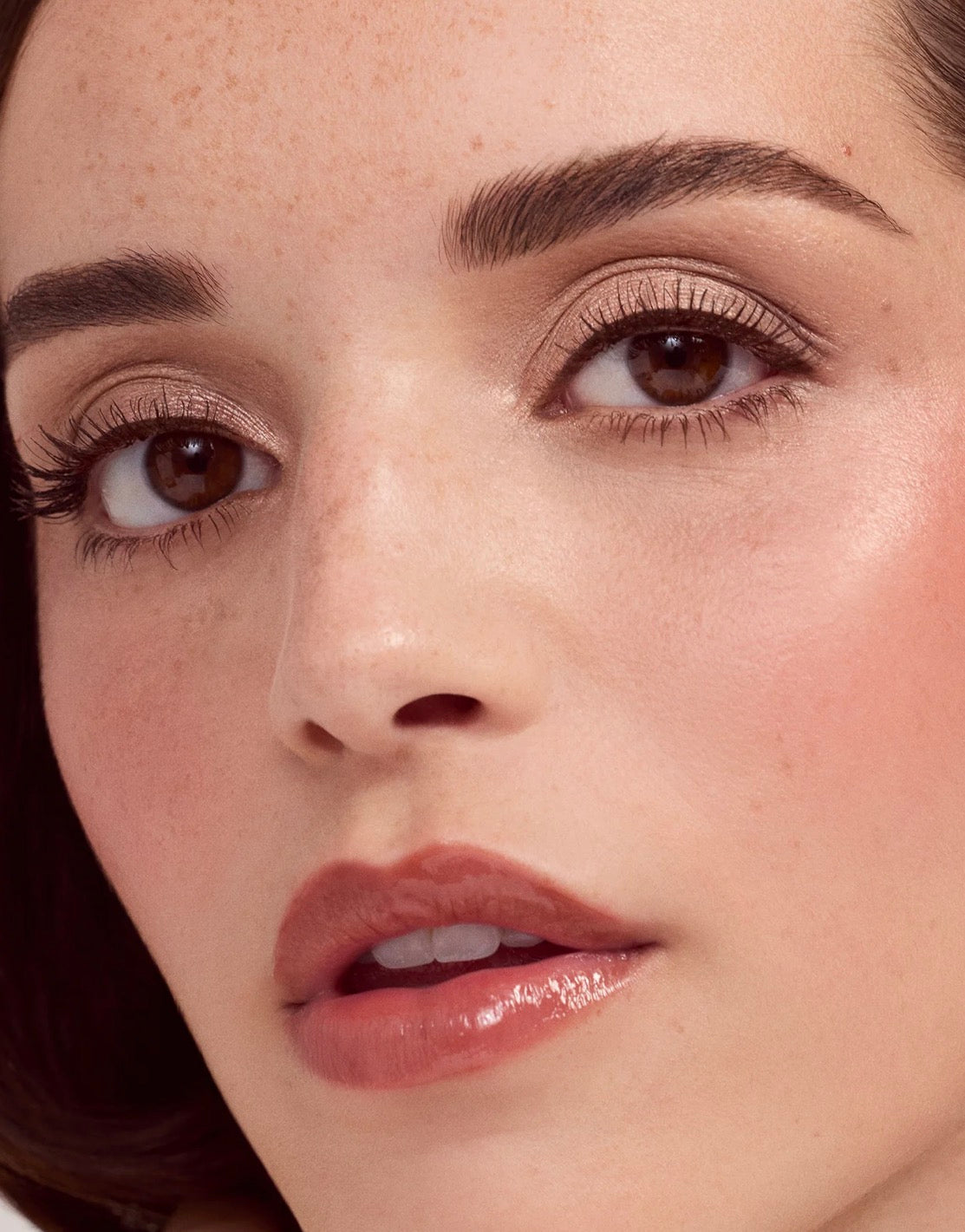 Essential Neutrals Eyeshadow Palette Rare Beauty Rare Beauty paleta sombras