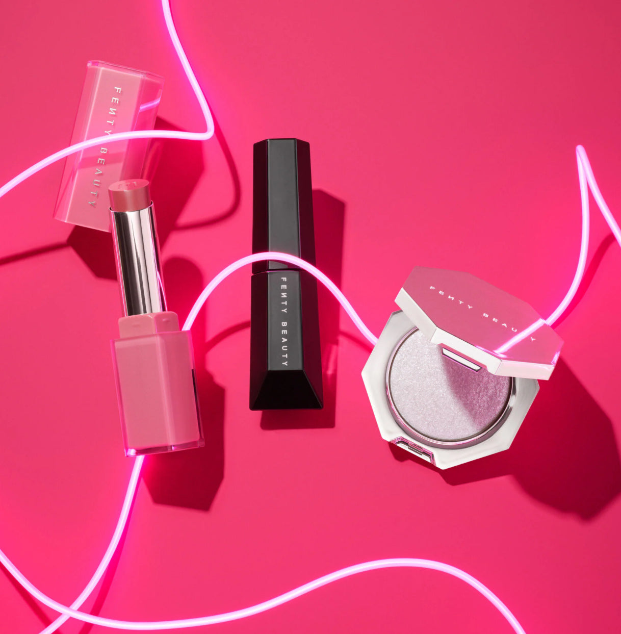 Fenty Beauty de Rihanna 
El mejor kit de 3 piezas para la cara, ojos y labios de Fenty