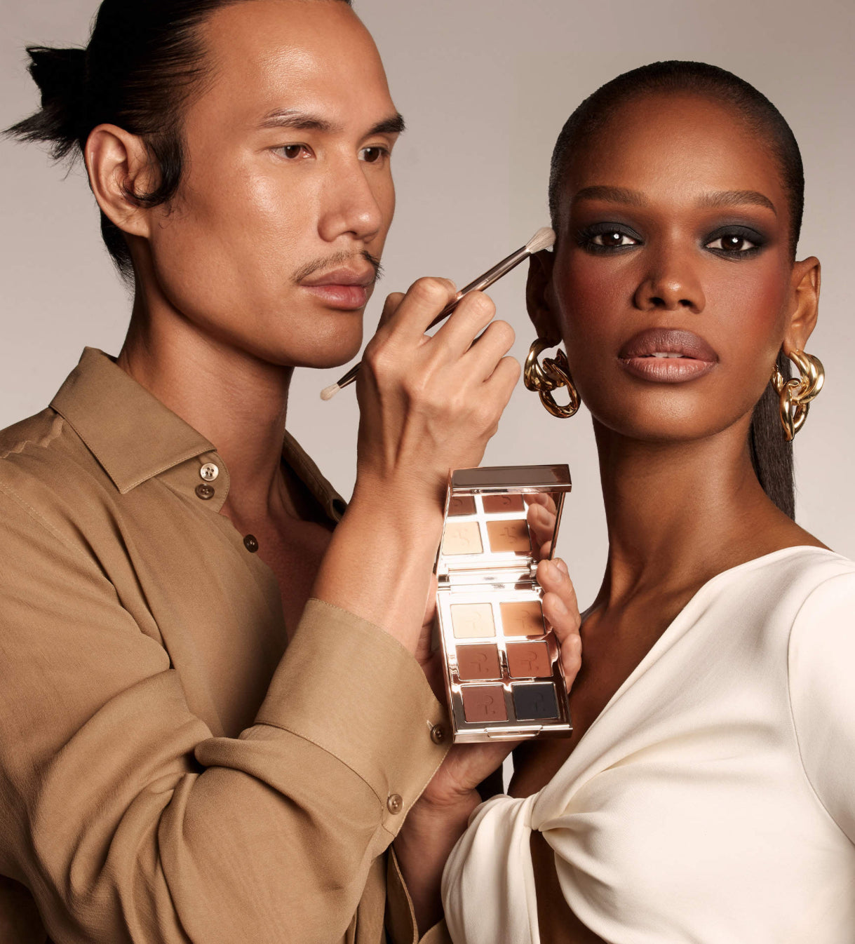 PATRICK TA 
Dual Ended Eyeshadow Brush