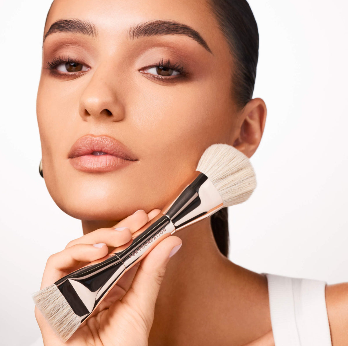 PATRICK TA 
Dual Ended Foundation Brush