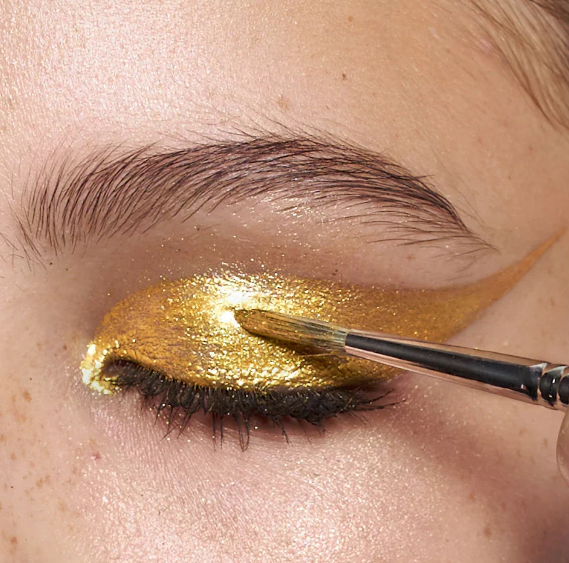 PAT McGRATH LABS 
Gold 001: The Divine Decade Edition