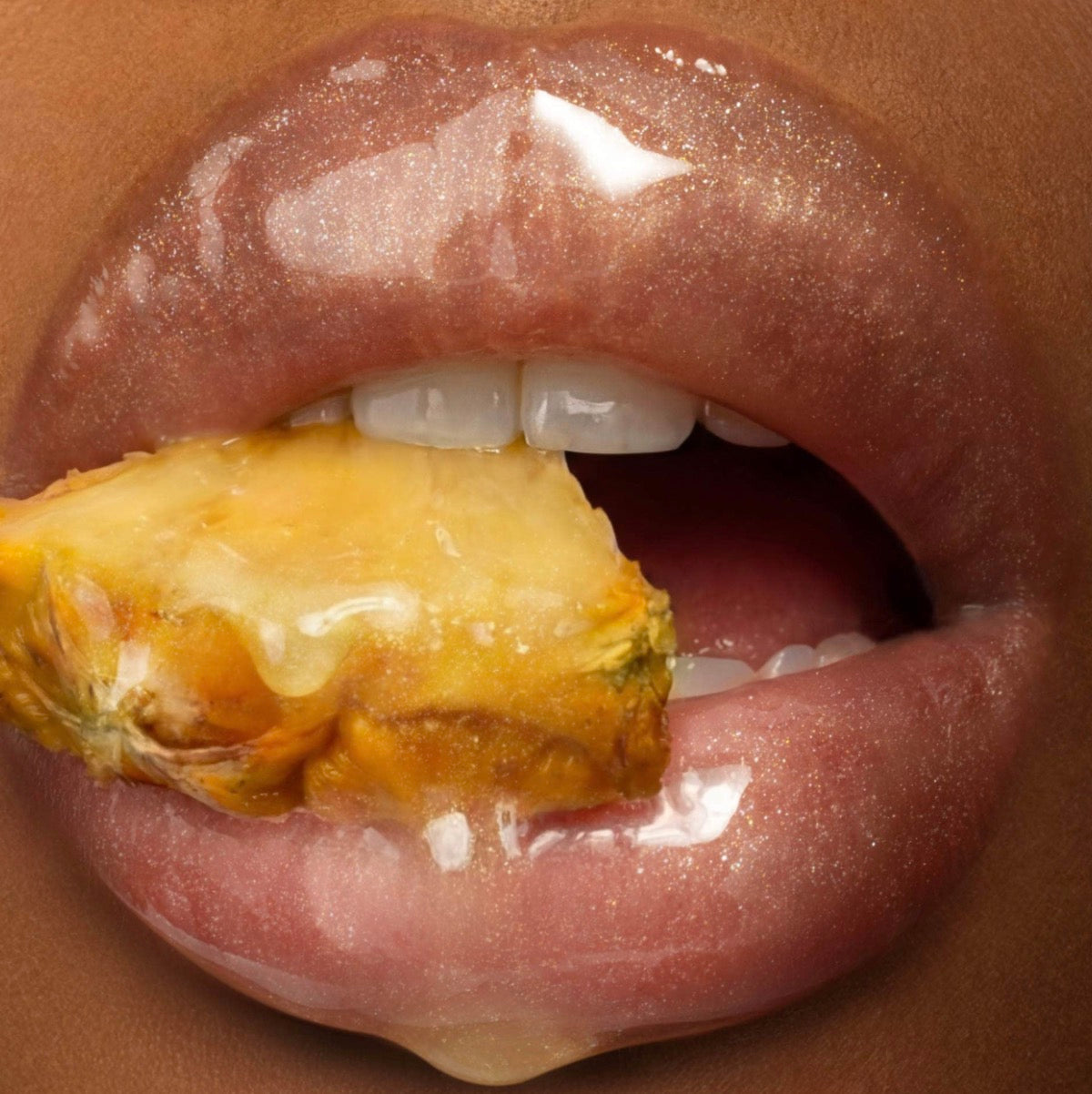 Gisou 
Honey Infused Hydrating Lip Oil