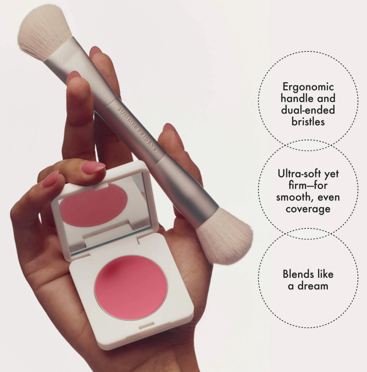 Summer Fridays 
The Blush Brush brocha rubor