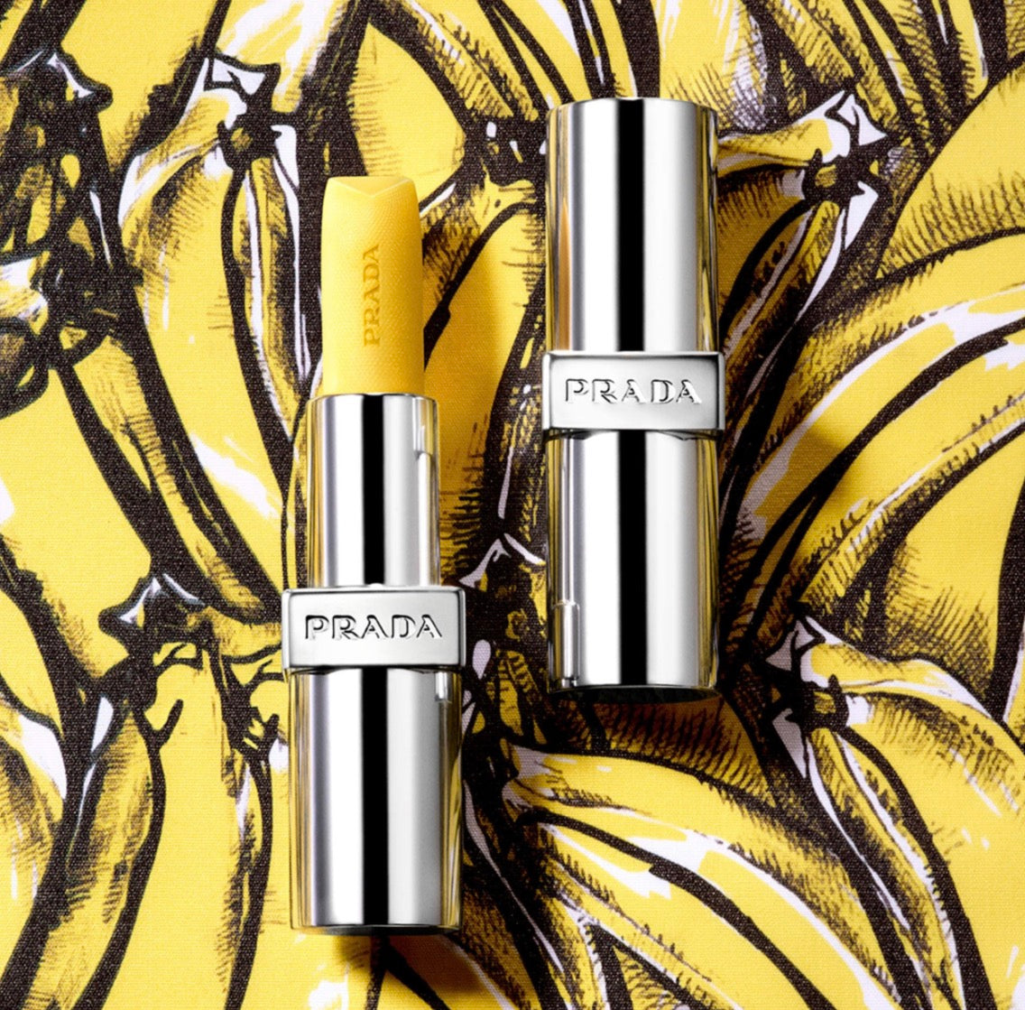 Prada 
Hydrating Lip Balm con aceite Jojoba