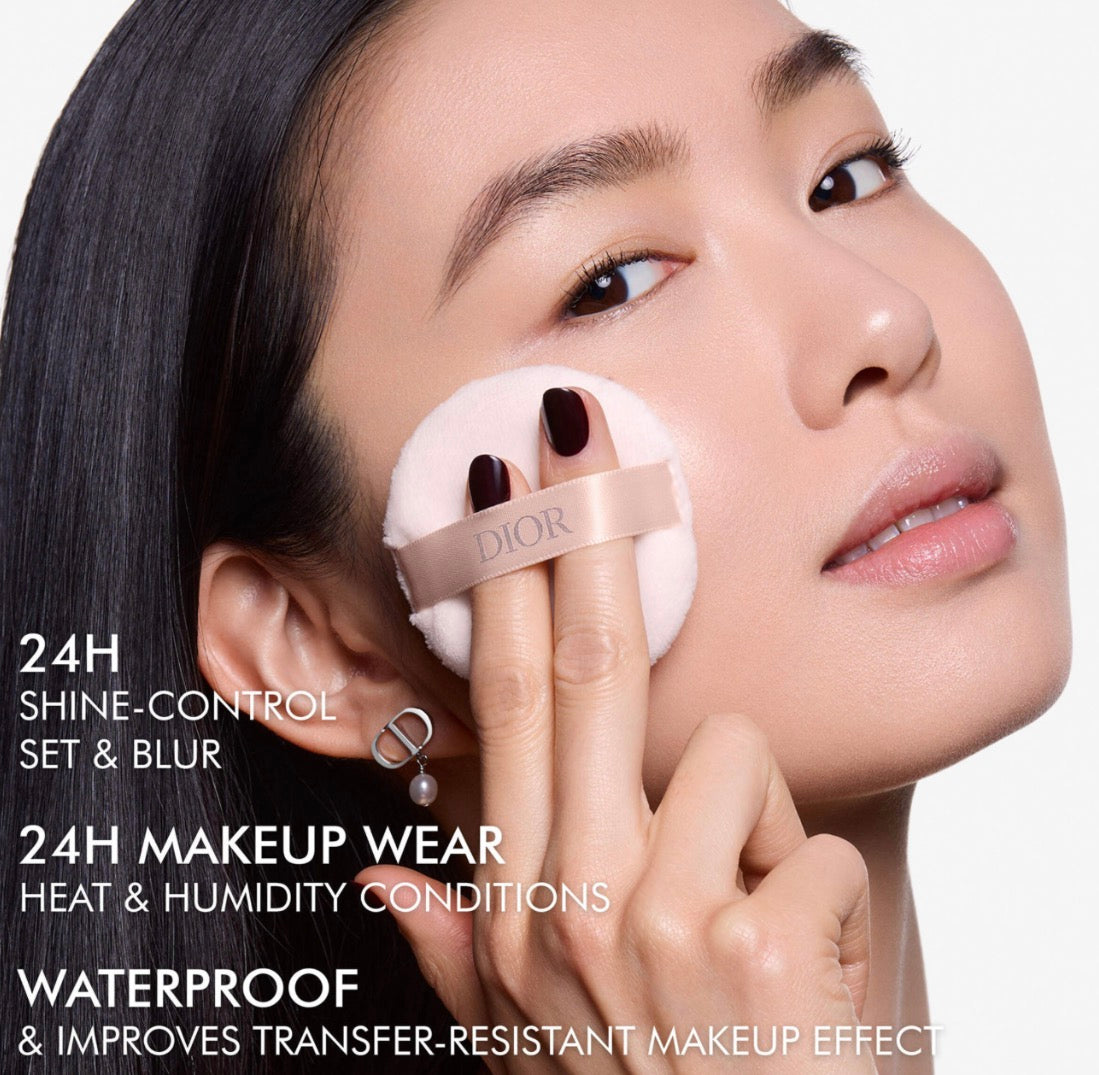 DIOR 
Forever On Set Powder Blurring Translucent Loose Setting Powder