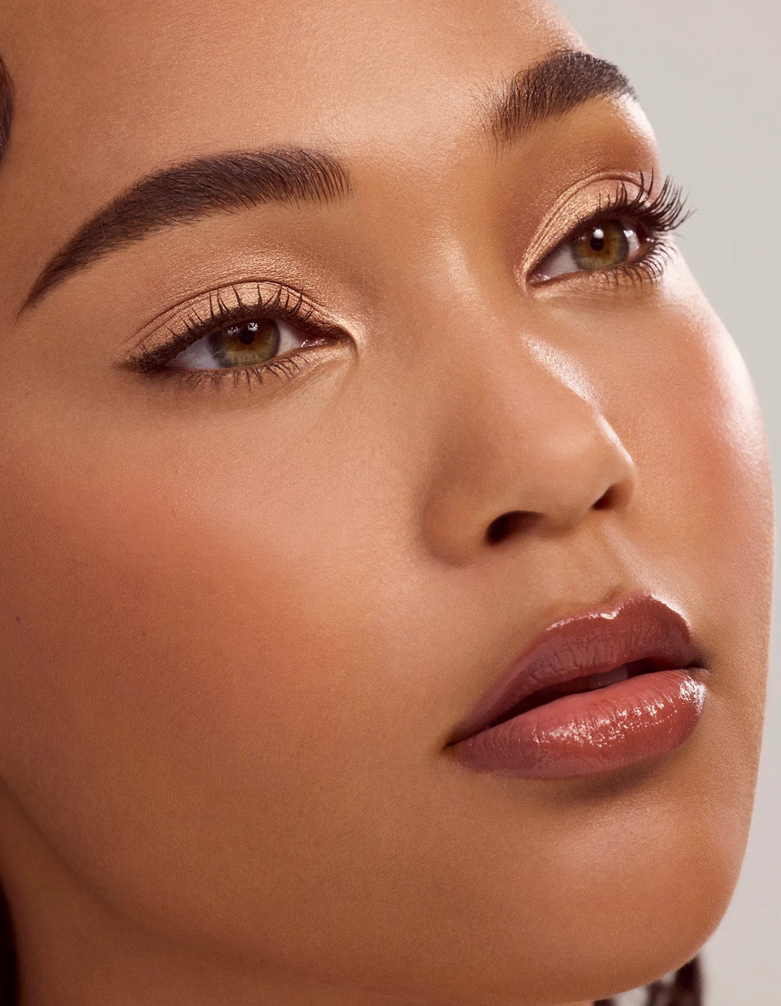 Essential Neutrals Eyeshadow Palette Rare Beauty Rare Beauty paleta sombras