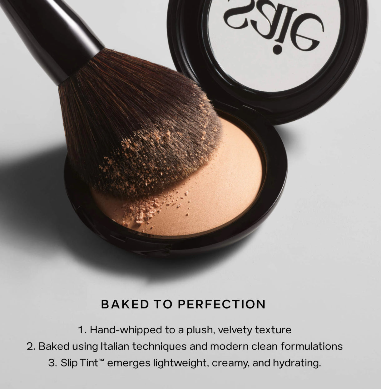 Saie 
Slip Tint™ Undetectable Baked Setting Powder